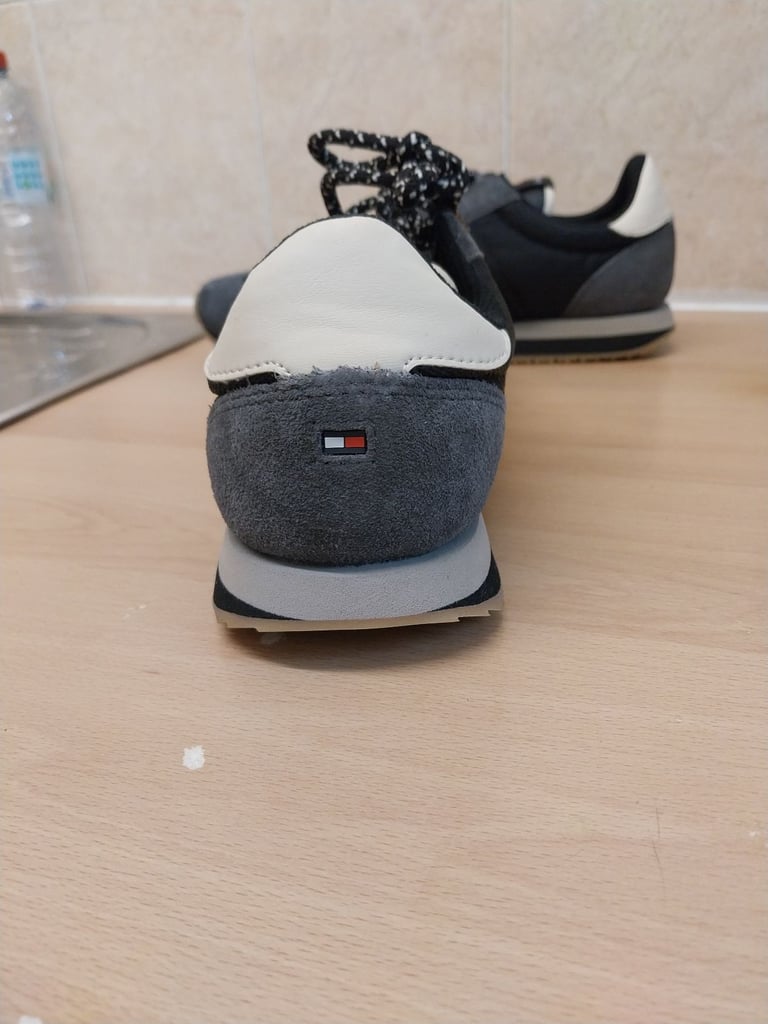 image for men's Tommy hilfiger new trainer size 42