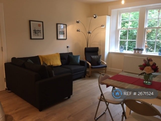 2 bedroom flat in Main Street, Balerno, EH14 (2 bed) (#2671524)