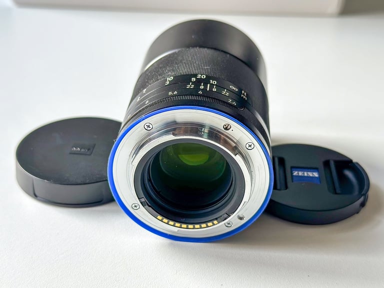 Zeiss Loxia 2.4/85