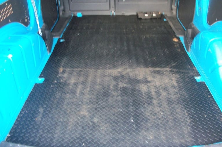  Volkswagen Caddy 1.6 TDI 102PS Startline Van LWB Diesel