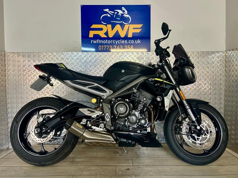 image for TRIUMPH STREET TRIPLE RS, 2020 (PRIVATE PLATE) ONLY 2 OWNERS & 3K MILES, FSH