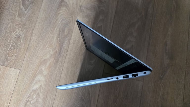 Dell Vostro 5490 laptop 16gb ram memory Intel i5-10210U Quad core processor