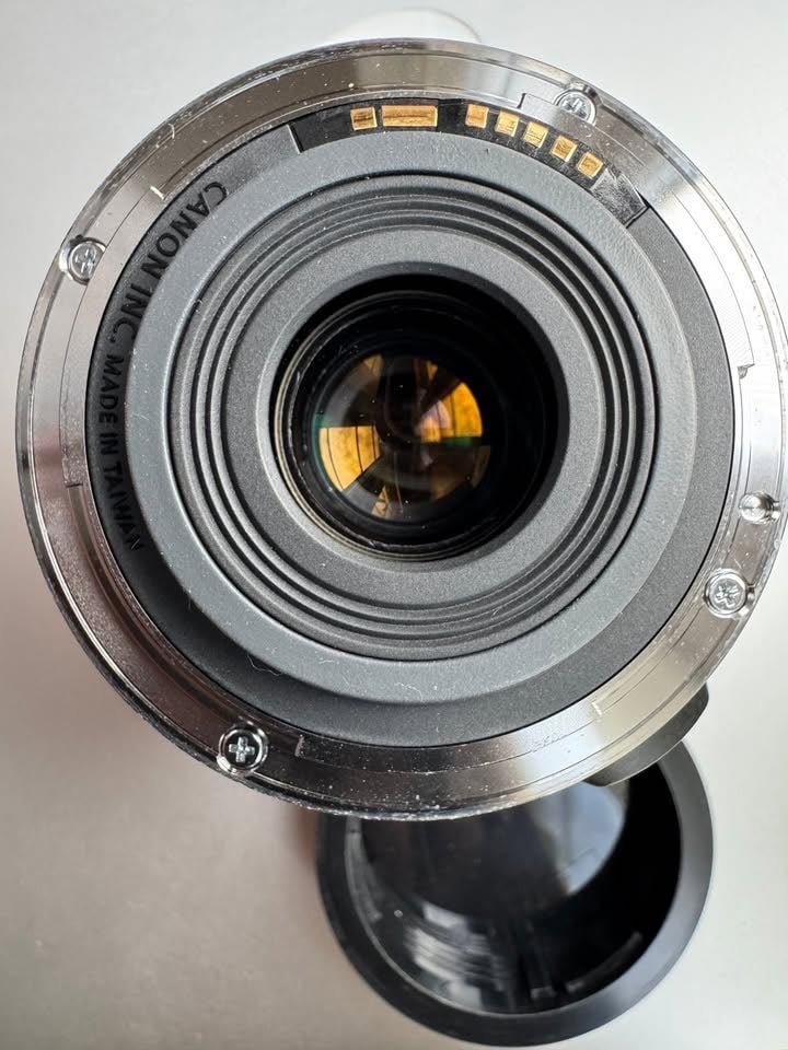 Canon EF-S 60mm f/2.8 USM Macro Lens – Sharp, Compact, Good Condition