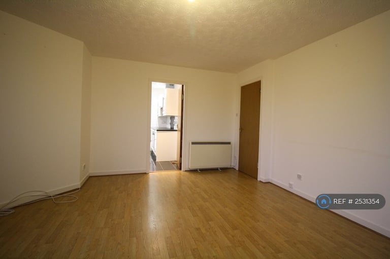 1 bedroom flat in Dalgety Road, Edinburgh, EH7 (1 bed) (#2531354)