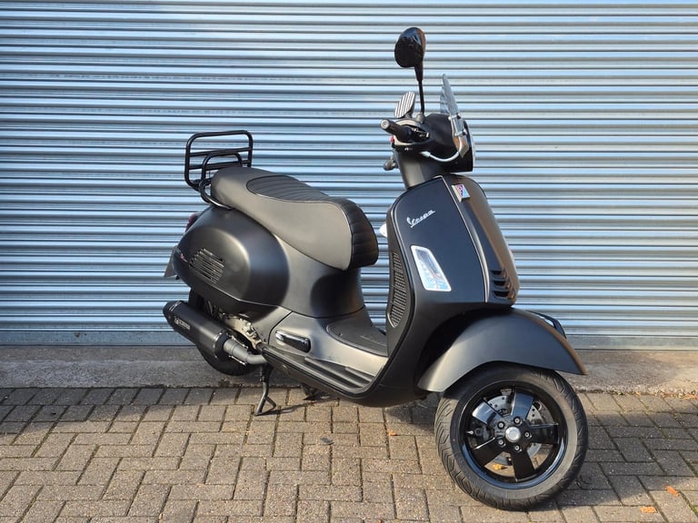 Piaggio Vespa GTS 300 Notte