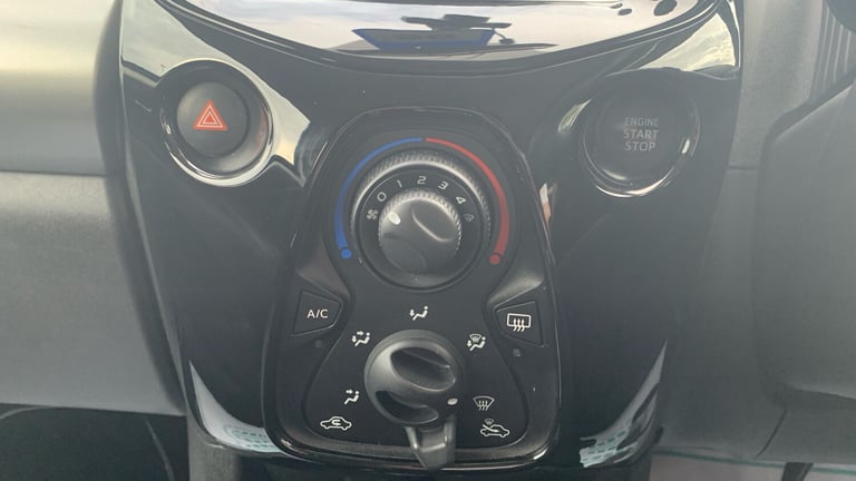 2016 Peugeot 108 1.2 PureTech Allure Hatchback 5dr Petrol Manual Euro 6 (82 ps) Hatchback Petrol ...