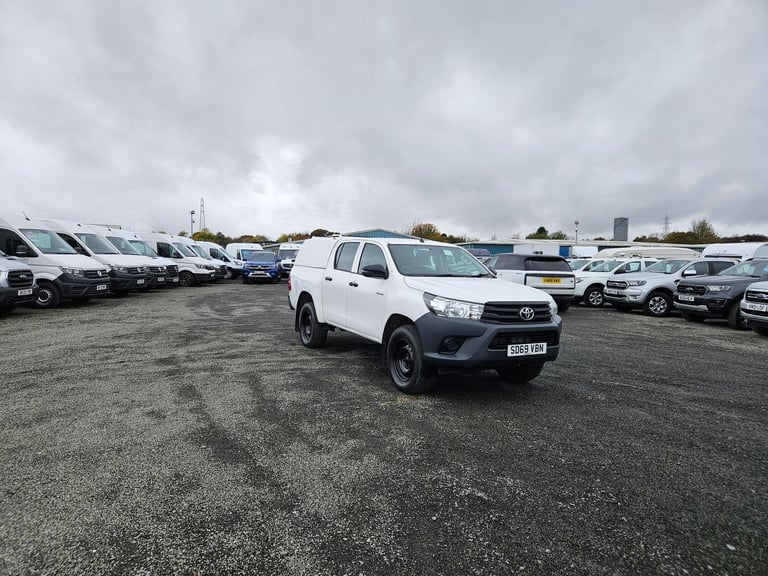 2019 ON A 69 TOYOTA HILUX ACTIVE D-4D 4WD 2.4 150BHP D/CAB PICKUP ULEZ FREE ZONE