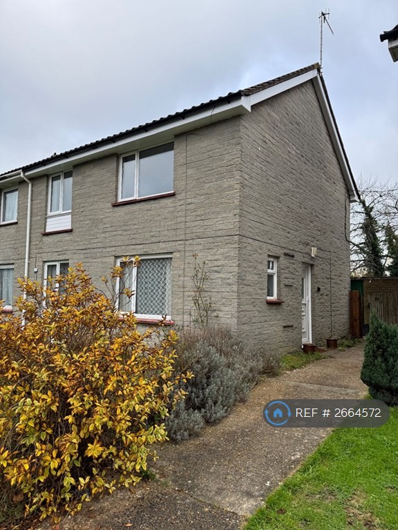 4 bedroom house in Court Lodge Road, Horley, RH6 (4 bed) (#2664572)