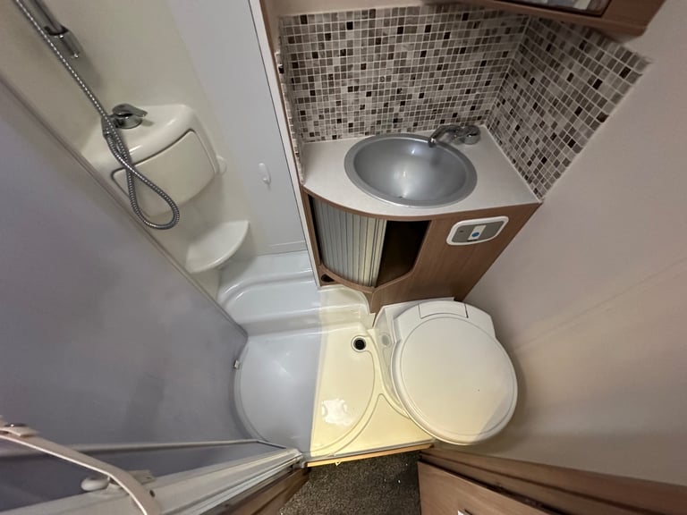 Adria sunliving fixed bed low miles under 3500kg