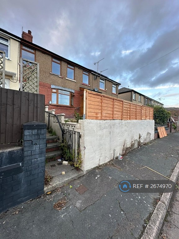 3 bedroom house in Hillrise, Abersychan, Pontypool, NP4 (3 bed) (#2674970)