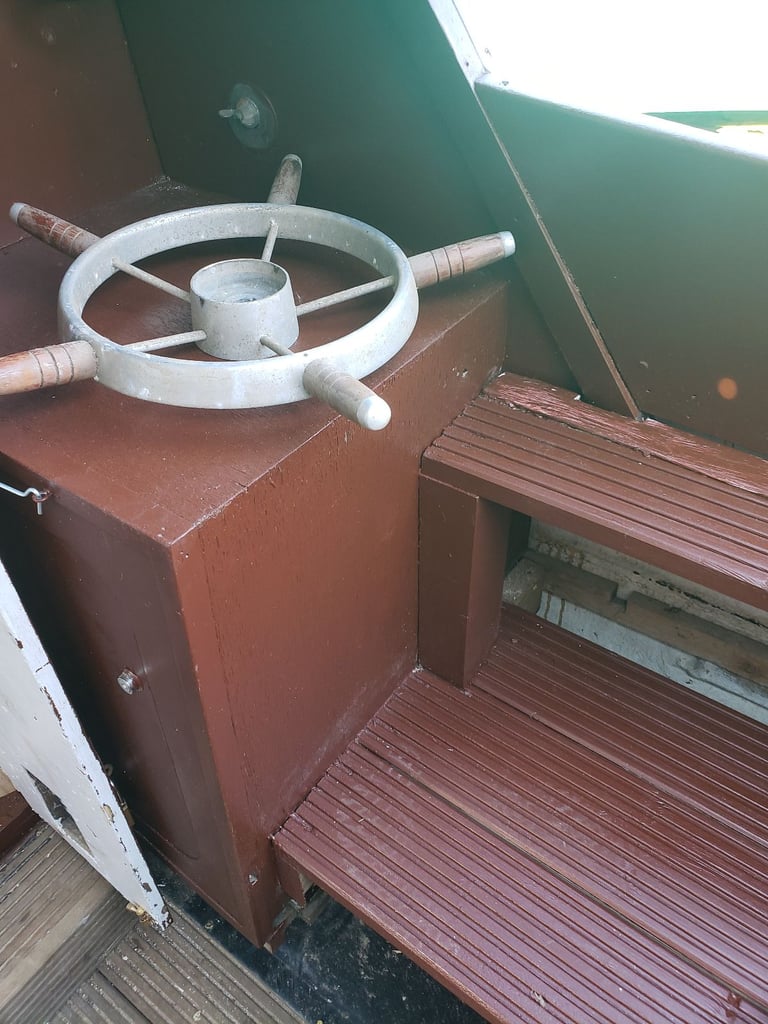 Boat dawncraft 22ft river cruiser 