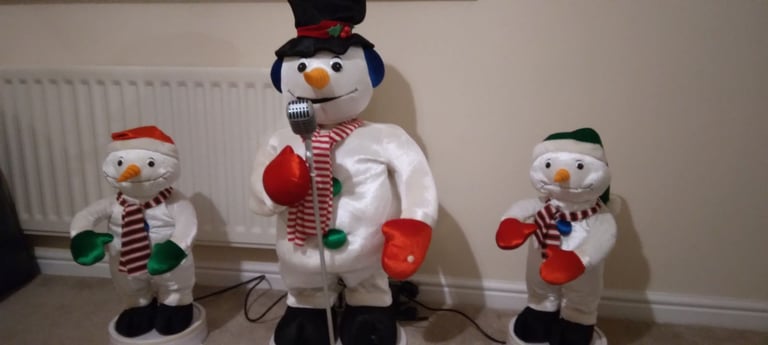 Musical singing snowmen 