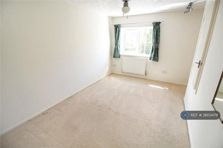 2 bedroom house in Gamekeepers Close, Swindon, SN25 (2 bed) (#2603478)