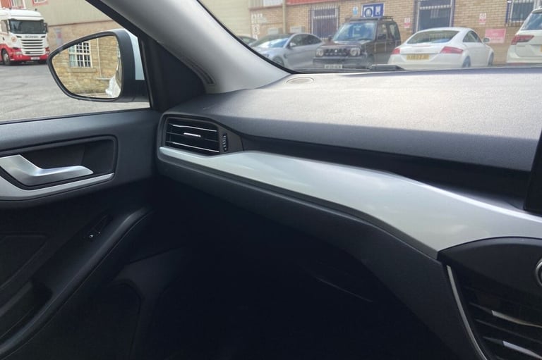 2020 20 FORD FOCUS 1.0T ECOBOOST ZETEC HATCHBACK 5DR PETROL MANUAL EURO 6 (S/S) 