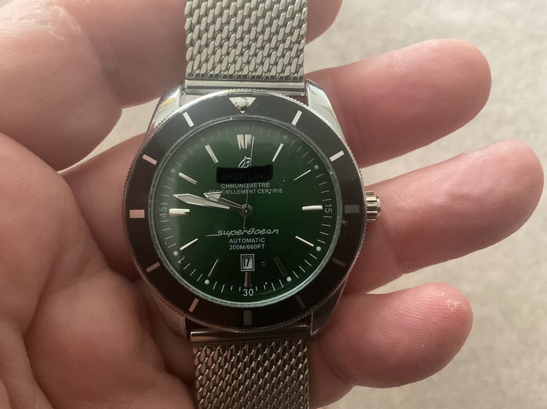 Man’s new watch silver