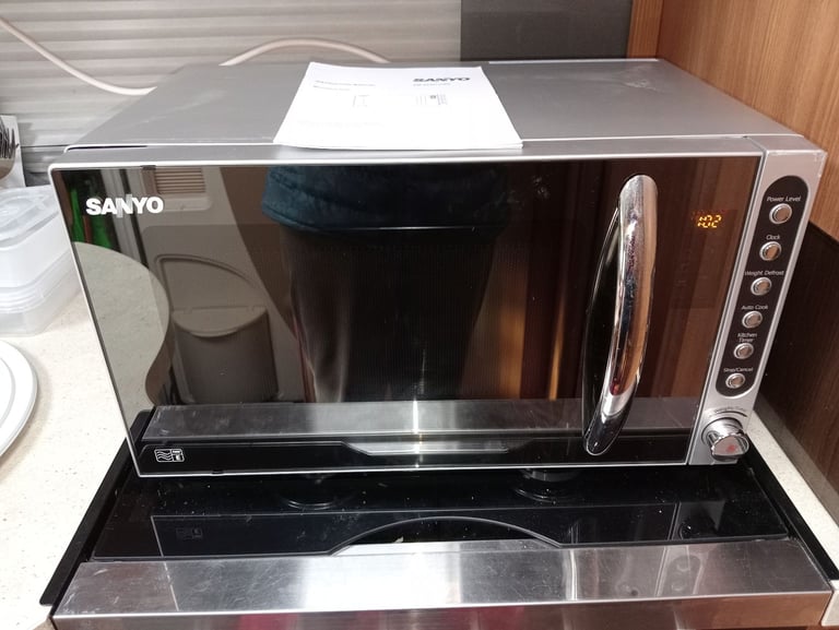 image for Motorhome/Caravan Swift Microwave Oven - Sanyo 