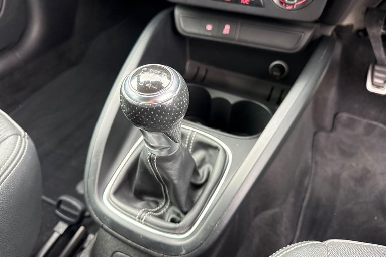  Audi A1 1.0 TFSI S line Hatchback 3dr Petrol Manual Euro 6 (s/s) (Nav) (95 ps) Petrol Manual