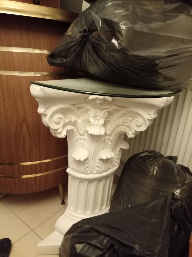 Home grand display floorstanding shelf unit living room/hallway