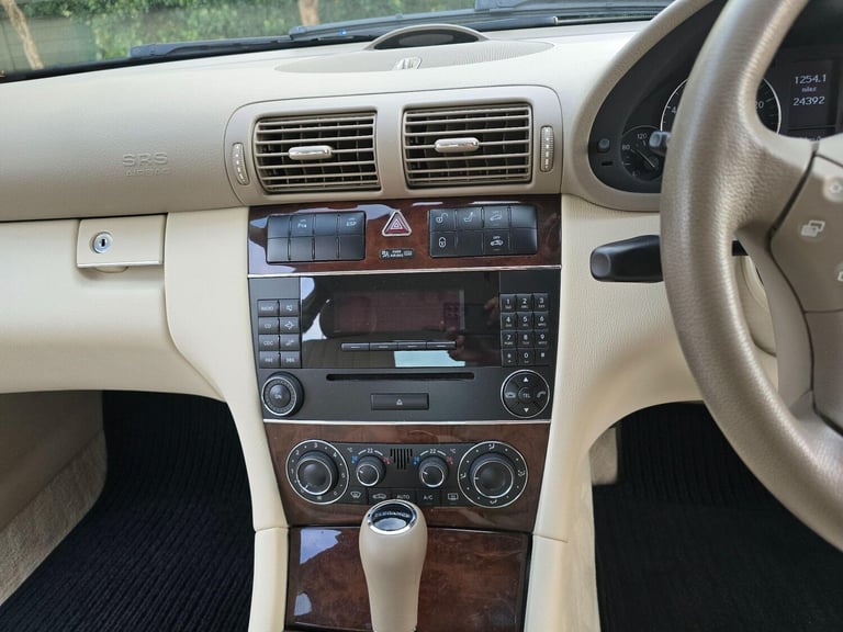 2006 Mercedes-Benz C Class 1.8 C180 Kompressor Elegance SE 4dr SALOON Petrol Automatic