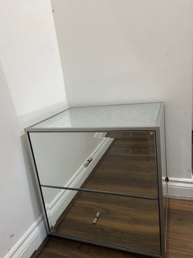 MIRRORED BEDSIDE TABLE 