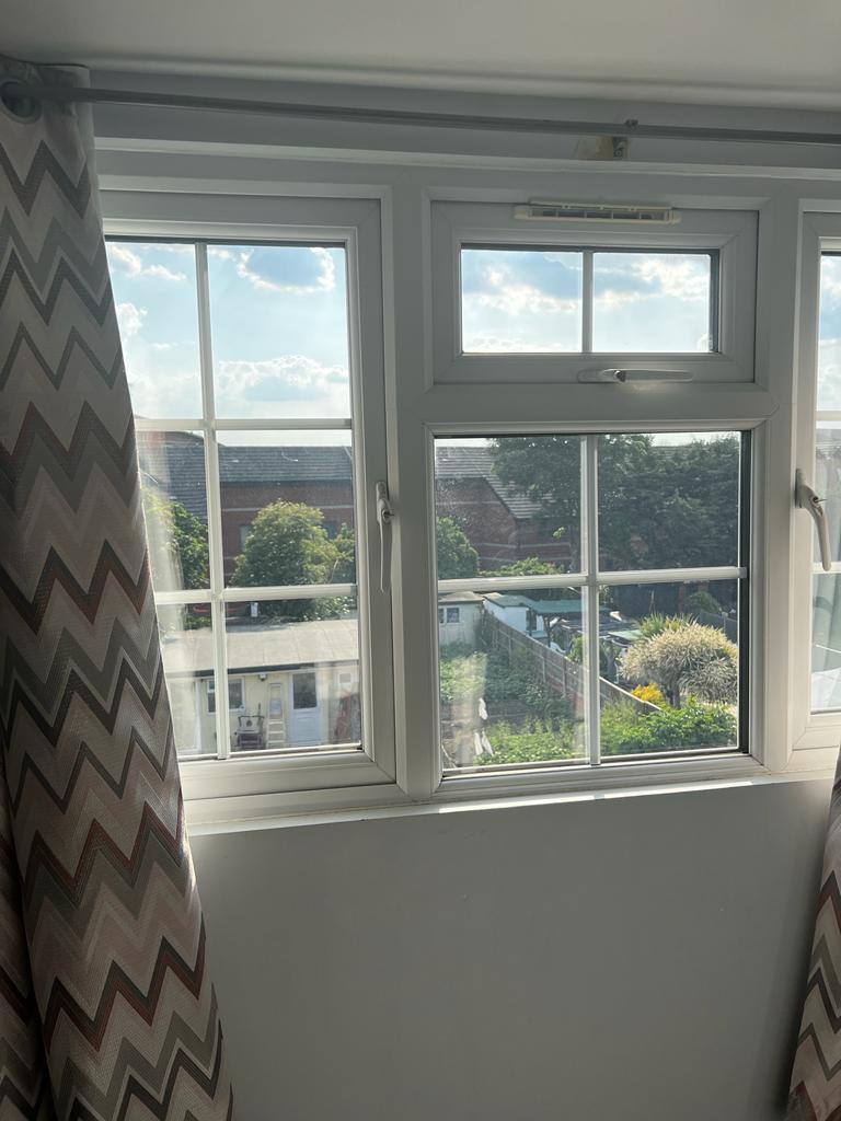 En-Suite Loft, Prime Location Airport access