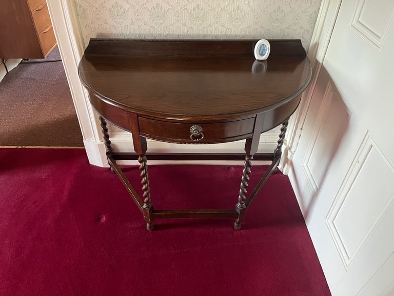 Hall table and mail box