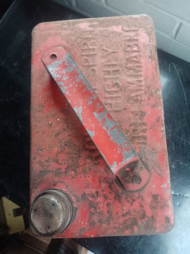 Valor petrol can 
