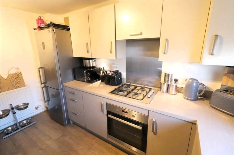 🌟Light-Filled Double Room in Friendly Professional House Share🤎E13!