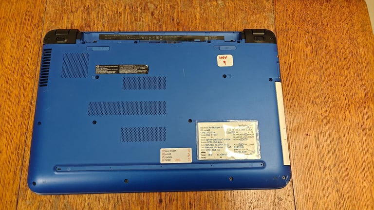 HP Pavilion 15-AB271NA Laptop (Core i3 5157U / 8GB / 256GB)