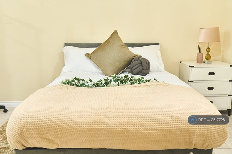 1 bedroom in Beechwood Road, Camphill Nuneaton, CV10 (#2517728)