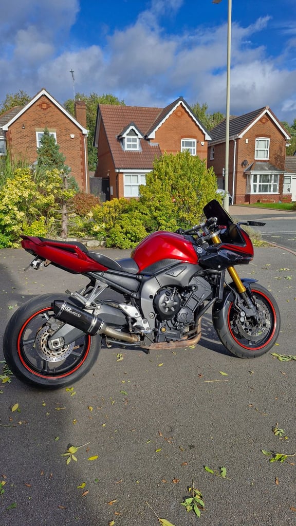 Yamaha FZ1S FAZER 2007 LAVA RED 1000CC 150bhp not fz6 r1 r6 zx6r zx10r z1 5vy 4c8 motorbike cycle  