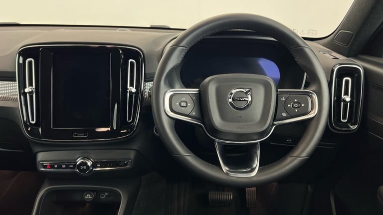 2025 Volvo XC40 Black Edition Plus, B3 Mild hybrid, Petrol (Rear Camera, BLIS) Estate Petrol Auto...