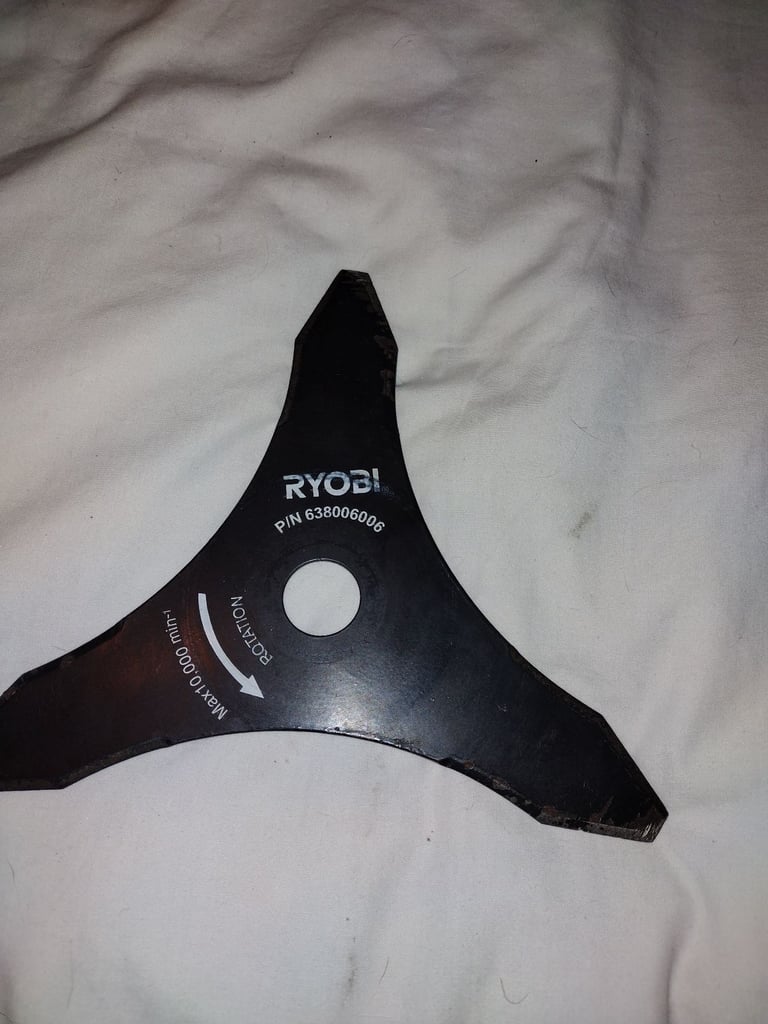 Ryobi Expand it hedge trimmer attachment and brush cutter blade strimmer hedge trimmer 