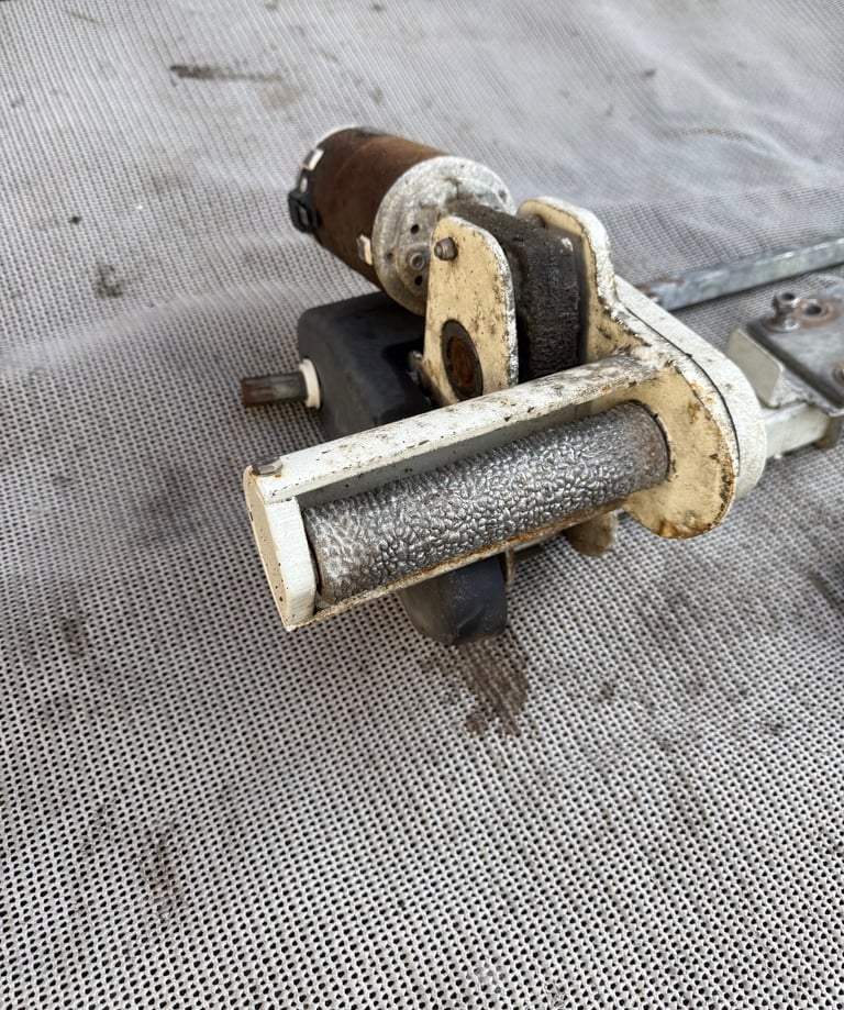 Caravan motor mover 