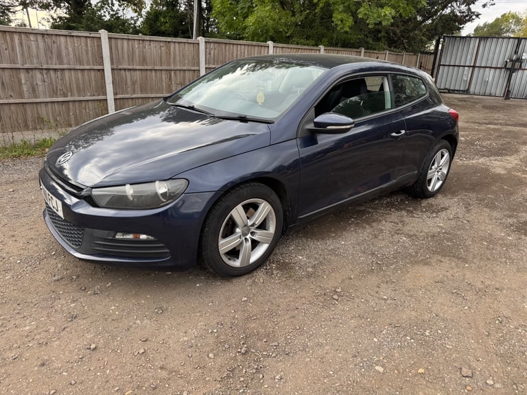 2011 vw sirocco 1.4tsi breaking all parts available 