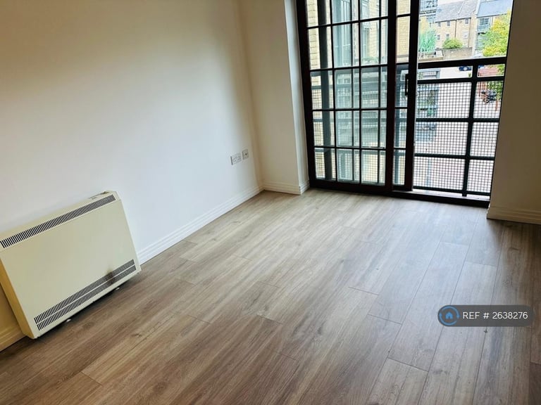 2 bedroom flat in Hewetts Quay, Barking, IG11 (2 bed) (#2638276)