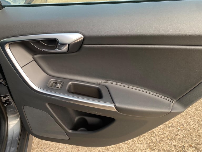 2016 Volvo XC60 2.0 D4 SE Lux Nav Auto Euro 6 (s/s) 5dr ESTATE Diesel Automatic