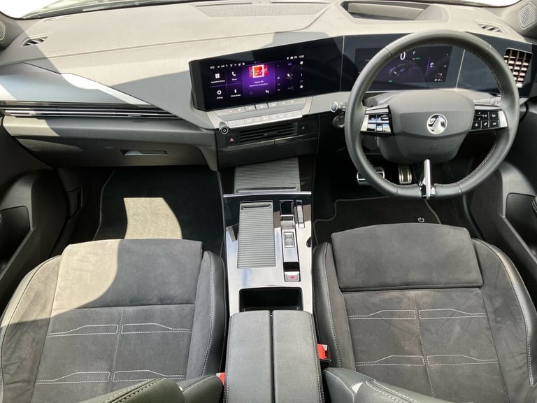 2024 Vauxhall Astra 115kW Ultimate 54kWh 5dr Auto Hatchback Electric Automatic