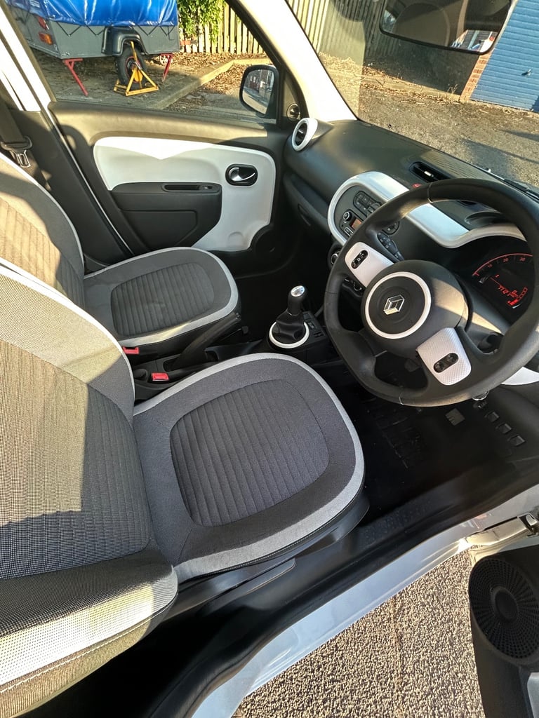 Renault, TWINGO, Hatchback, 2015, Manual, 999 (cc), 5 doors