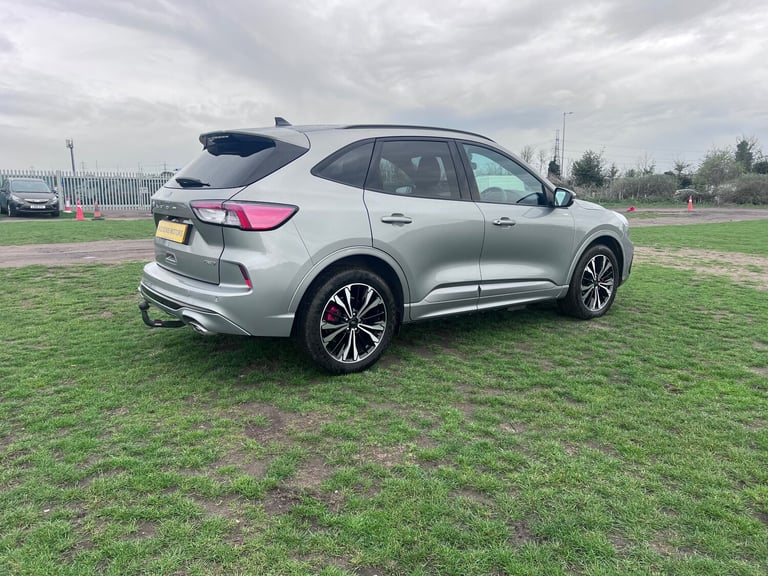 2023 Ford Kuga 2.5 EcoBoost Duratec 14.4kWh ST-Line X SUV 5dr Petrol Plug-in