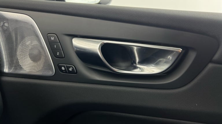 2022 Volvo XC60 Ultimate, B5 AWD mild hybrid, Petrol, Dark Estate Petrol Automatic