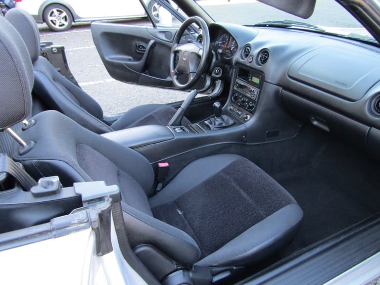  Mazda MX-5 1.6 ROADSTER 2DR MANUAL CONVERTIBLE LEFT HAND DRIVE Sports Petrol Manual