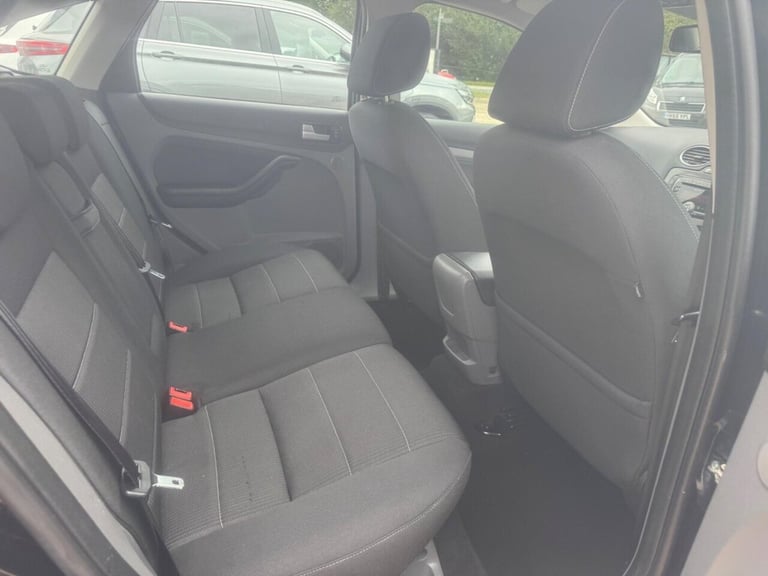 2011 Ford Focus 1.6 TDCi Titanium 5dr [110] [DPF] HATCHBACK DIESEL Manual