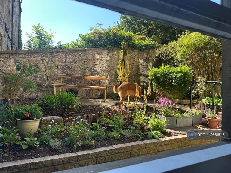 2 bedroom flat in Inverleith Terrace, Edinburgh, EH3 (2 bed) (#2661845)