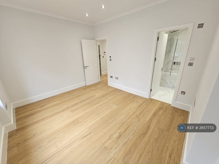 3 bedroom flat in Chatsworth Road, London, NW2 (3 bed) (#2657773)