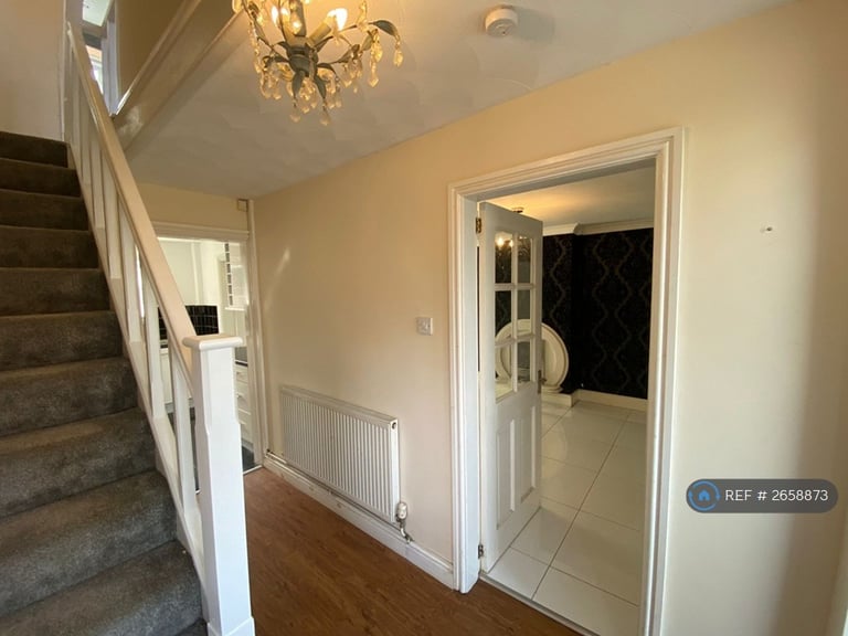 2 bedroom house in Berry Hill Avenue, Knowsley, Prescot, L34 (2 bed) (#2658873)