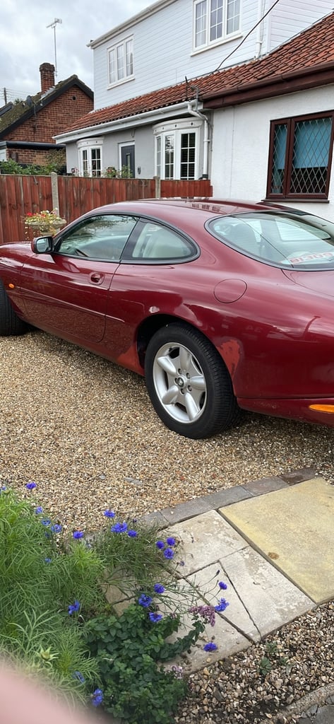 Jaguar XK8 4.0 V8 Coupe 1999 Auto 3996 (cc), 2 doors £1495