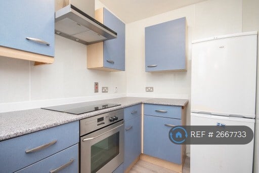 2 bedroom flat in Gladstone Place, Woodside, Aberdeen, AB24 (2 bed) (#2667733)