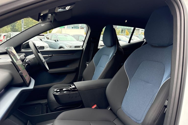 2025 Volvo EX30 Single Motor Extended Range 69kWh Plus SUV 5dr Electric Auto (272 ps) ESTATE Elec...