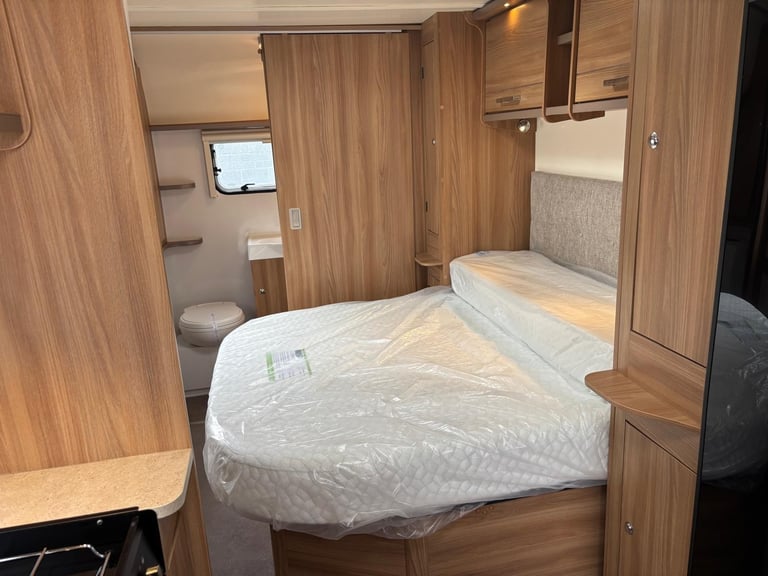 2017 BAILEY PEGASUS BRINDISI, 4 BERTH WITH ISLAND BED, NEW MATTRESS